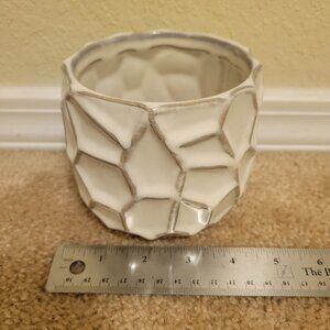 White and Silver Textured Pot